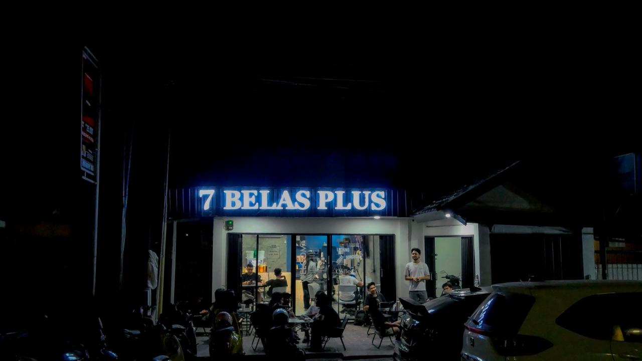 Suasa 7belas plus saat malam hari